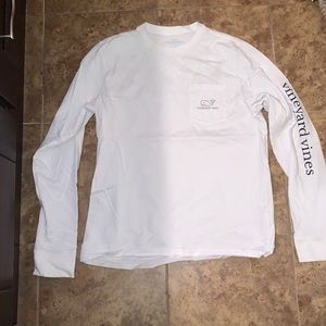 Perfectly white vineyard vines long sleeve